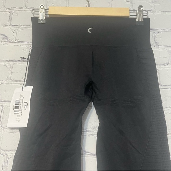 Zyia Active - Black Angle Grid Performance Hi-Rise7/8 Seamless Leggings - Picture 6 of 8